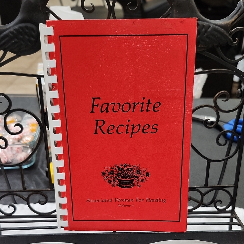 FAVORITE RECIPES COOKBOOK